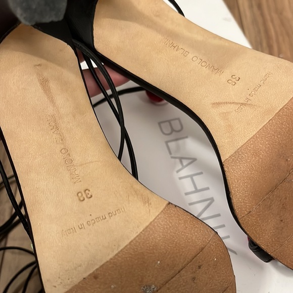 🔥Hot Pick🔥Brand New Manolo Blahnik Leather Rose-detail Lace-up Sandals - Picture 9 of 9